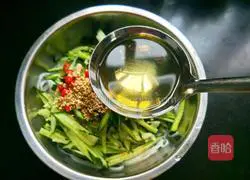 Illustration of how to make spicy and sour vermicelli 11