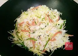 Illustration of how to make green pepper and shredded potato fried rice 7