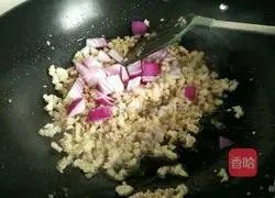 Illustration of how to make meat sauce fried rice 5