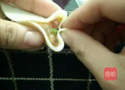 Illustration of how to make cabbage and pork dumplings (wheat dumpling making method) 10