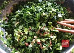 Illustration of how to make pork and leek buns 6