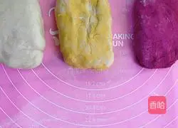 Giant colored steamed buns Illustrations of teaching practices 14