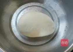 Illustration of how to make cabbage and pork buns 1