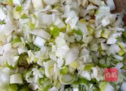 Illustration of how to make ham, vegetable and egg fried rice 3