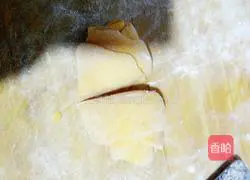 Illustration of how to make pumpkin rose steamed buns 12