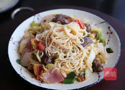 Illustration of how to make fried pork noodles 8