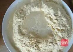 Yellow Illustration of how to make rice noodles and glutinous rice balls 1