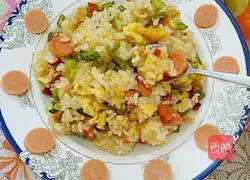 Illustration of how to make ham, sausage and egg fried rice 9