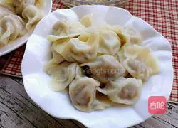 Illustration of how to make carrot and pork dumplings 15