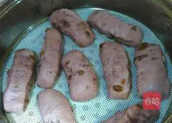 Illustration of how to make purple sweet potato and raisin steamed buns 7