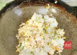 Illustration of how to make egg fried rice 7