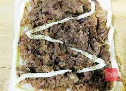 Illustration of how to make smooth egg beef sandwich 3