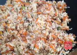 Illustration of how to make carrot fried rice 12