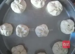 Illustration of how to make mushroom buns 4