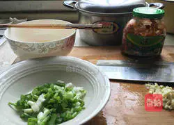 Illustration of how to make fried rice with pickled vegetables and stupid eggs 1