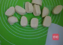 Illustration of how to make toasted steamed buns for breakfast 6