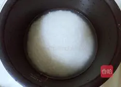 Illustration of how to make potato and ham stewed rice 1