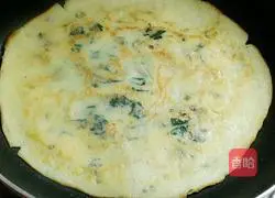 Illustration of how to make perilla and shrimp egg pancake 9