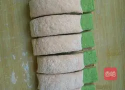 Illustration of how to make butterfly steamed buns 9