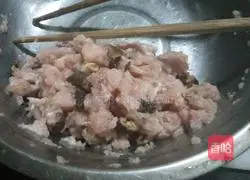 Illustration of how to make shrimp wontons 5