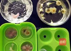 Illustration of how to make Shuixinxuan cake (cherry blossom, jasmine & chrysanthemum) 3