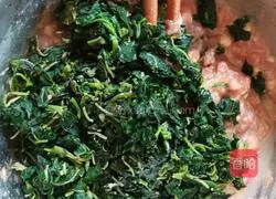 Illustration of making gray vegetable and pork pie 3