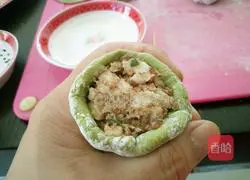 Illustration of how to make lotus buns 11