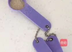 Illustration of how to make pork and green onion buns 2