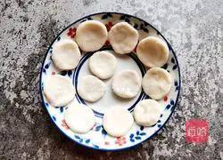 Illustration of how to make glutinous rice balls with red bean paste 3