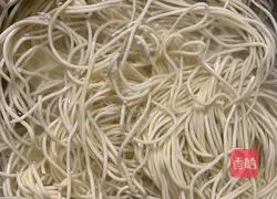 Illustration of how to make flavored fried noodles 1