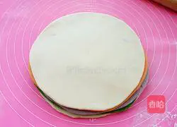 Illustration of how to make rainbow wontons 8