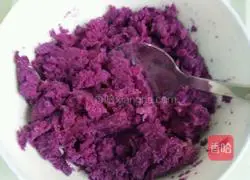 Illustration of how to make sweet wine colored glutinous rice balls 5