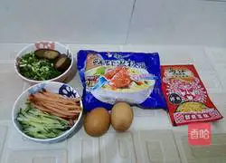 Illustration of how to make instant noodles with cyclone mustard soup 1