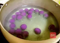 Illustration of how to make sago and purple sweet potato dumplings 8