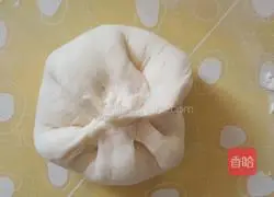 Illustration of how to make green pepper, mushroom and egg pie 5