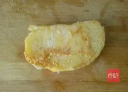 Illustration of simple steamed bun semi-circle making 7