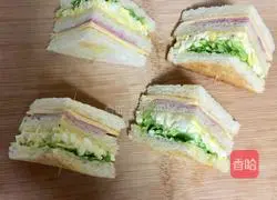 Illustration of how to make ham, cheese and egg sandwich 12