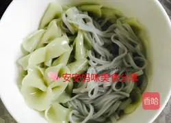 Illustration of how to make scallion noodles 3
