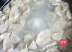 Illustration of how to make fennel and pork dumplings 7