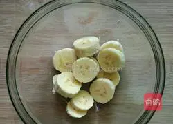 Illustration of how to make oil-free banana waffles 2