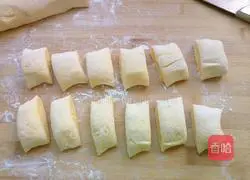 Illustration of how to make Jin Yuanbao steamed buns 9