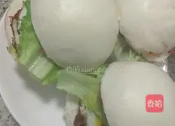 Illustration of how to make steamed bun burgers 7