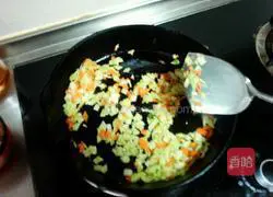 Illustration of how to make cabbage fried rice 3