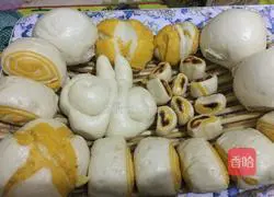 Illustration of how to make pumpkin pattern steamed buns 19