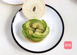 Bagel Burger Recipe Illustration 17