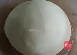 Pork Illustration of how to make cowpea dumplings 1