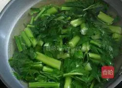 Illustration of how to make celery buns 3