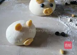 Illustration of how to make small animal steamed buns 7