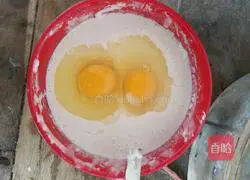 Illustration of how to make egg pancakes 3