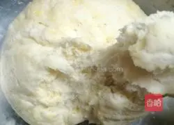 Honey and milk-flavored steamed buns recipe 2